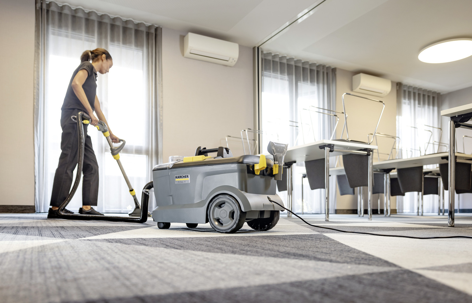 PremiumEcoClean Kärcher Puzzi 10-1 szőnyeg és kárpittisztító bérgép III